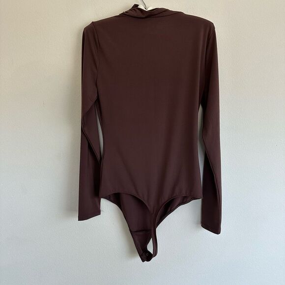 Abercrombie & Fitch Soft AF Twist Neck Burgundy Long Sleeve Bodysuit Size Large - Picture 5 of 6